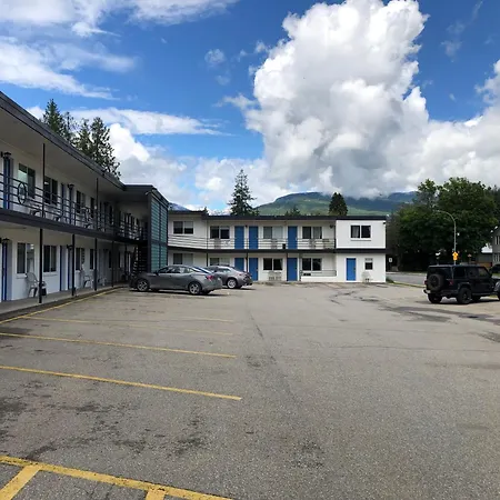 Revelstoke Lodge-3