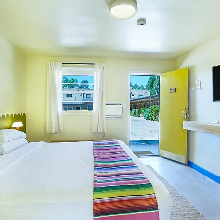 The Siesta Motel-2
