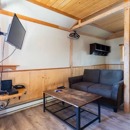 The Valley View Cabins And Event Center-2