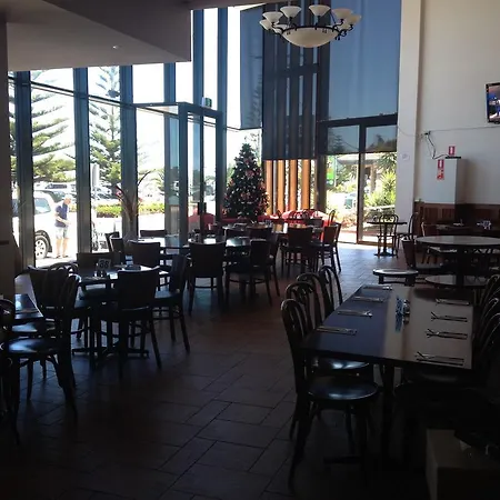 The Central Hotel Motel Lakes Entrance-2