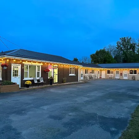 Carriage Inn Motel-3