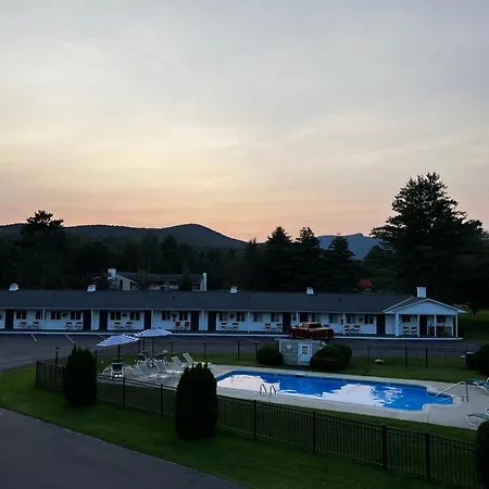 Stowe Motel & Snowdrift-2