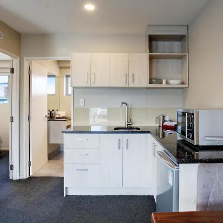 Ellerslie Palms Motel-2