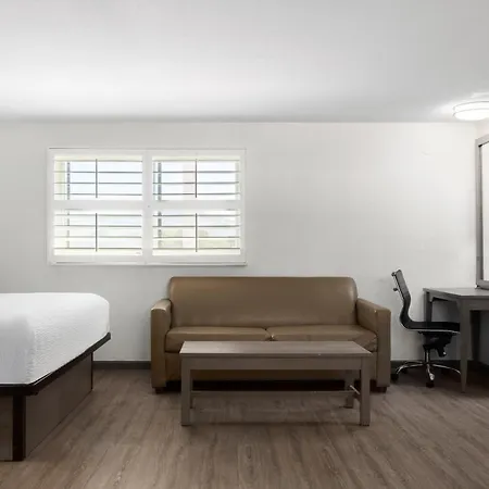 Ramada By Wyndham Medford Airport North-2