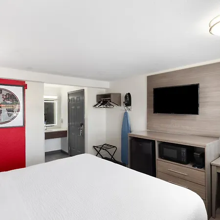 Ramada By Wyndham Medford Airport North-3