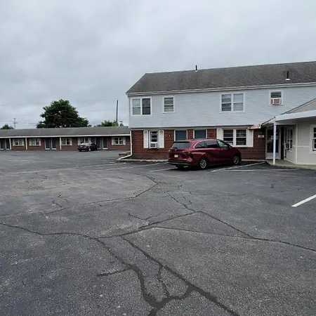 Town & Country Inn-2