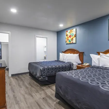 Hitching Post Studios Inn-3