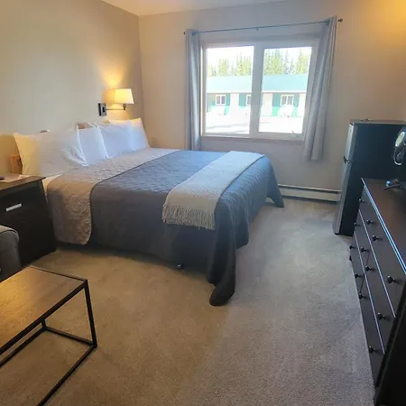 The Golden Bear Motel-3
