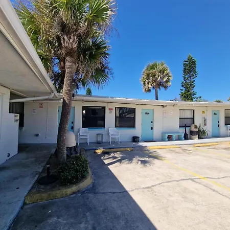 Coral Motel - Across From Public Beach Access-2