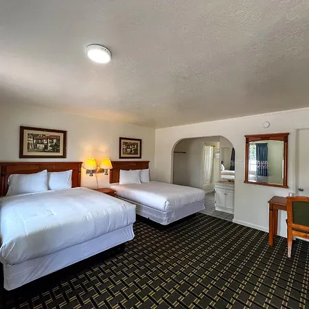 Deluxe Inn-2