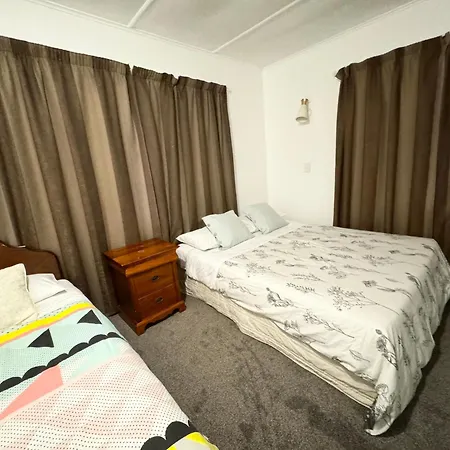 Rainbow Motel & Guest House-2