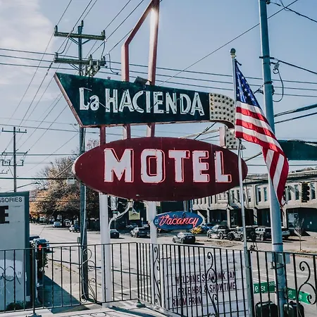 La Hacienda Motel-2