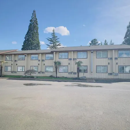 Evergreen Inn & Suites Portland (Adults Only)-2