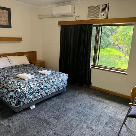 Tollgate Motel-2