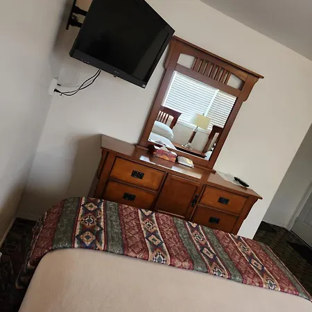 Hi Way Motel-3