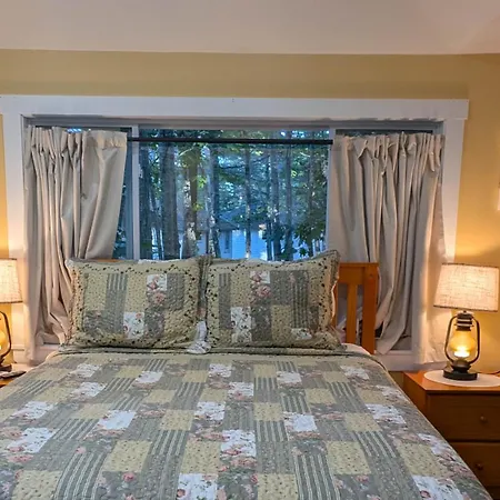 Hinckleys Dreamwood Cottages-2