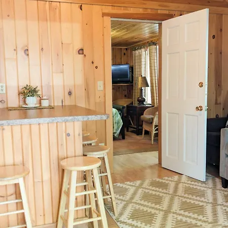 Hinckleys Dreamwood Cottages-3