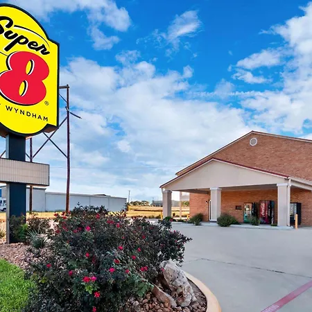 Super 8 By Wyndham Pleasanton-3