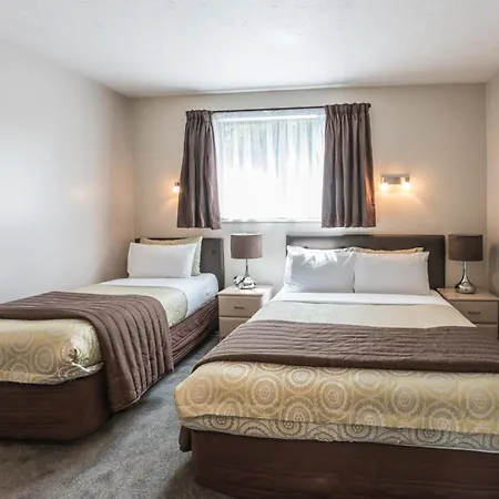 Strathern Motor Lodge-2