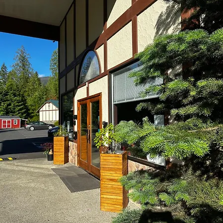 Packwood Lodge & Cabins-2