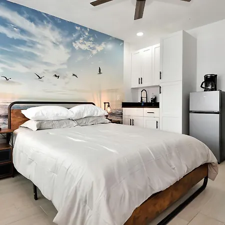 Blue Mist Motel - Room # 2-3