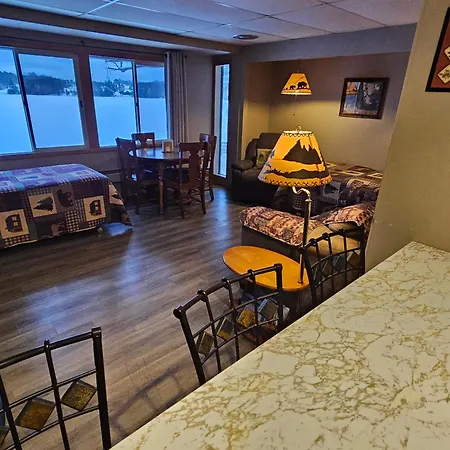 Lakeshore Motel Ice Lake-3