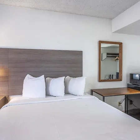 Coastal Breeze Inn-3