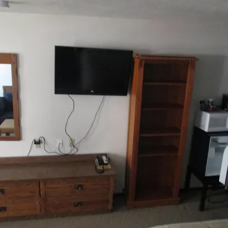 Jim Butler Inn & Suites-2