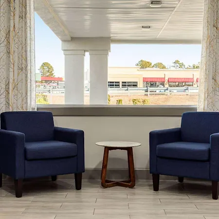 Days Inn By Wyndham Emporia-3