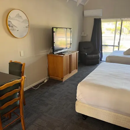 Apex On Fenton Motel-3