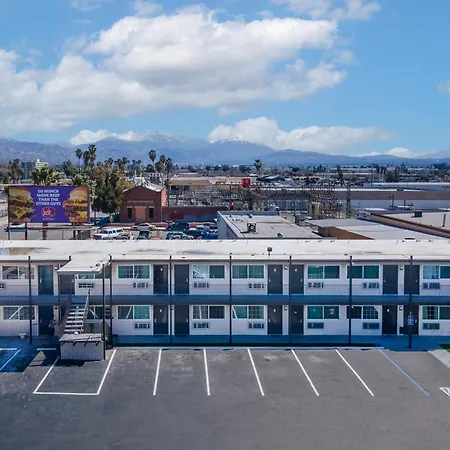 Inland Inn & Suites-2