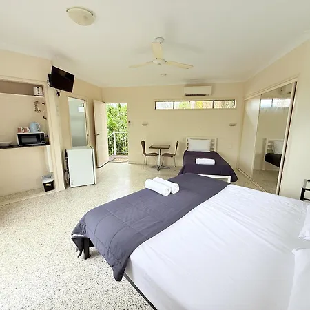 Emu Park Beach Motel-2