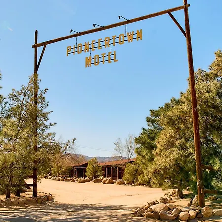 Pioneertown Motel-2