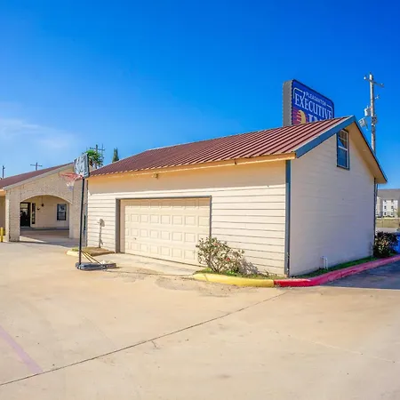 Pleasanton Executive Inn By Oyo-3