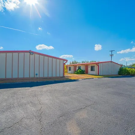 Vali Ho Motel By Oyo Weslaco Mercedes-3
