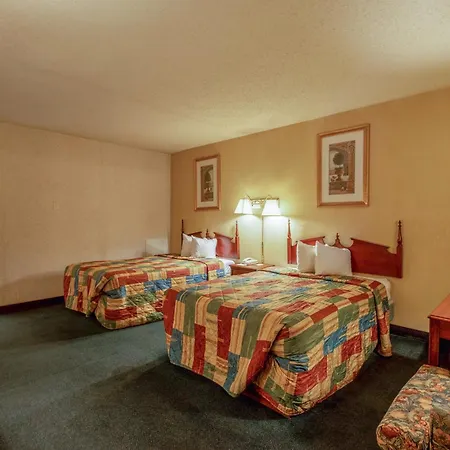 Royal Holiday Motel By Belvilla Gallup I-40-3