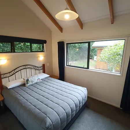 Kerigold Secluded Chalets Motel-2