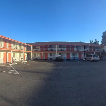 National 9 Motel-3
