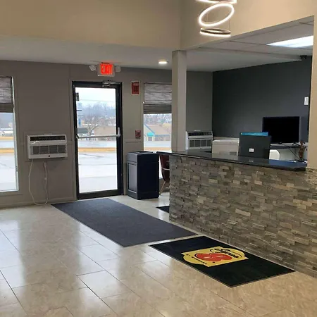 Super 8 By Wyndham Kirksville-University Area-2
