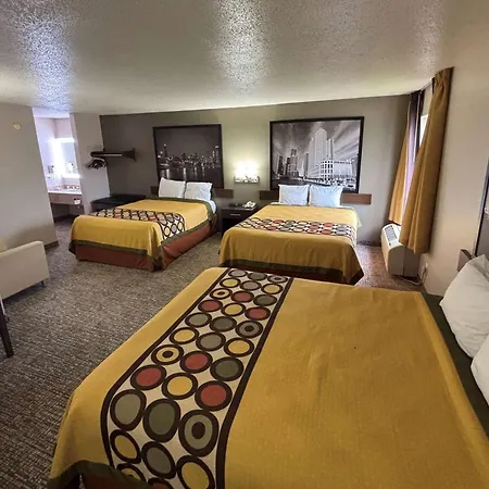 Super 8 By Wyndham Marshall-2