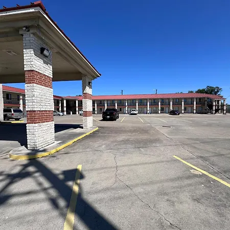 Cameron Inn And Suites-3