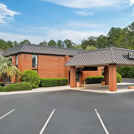 Days Inn By Wyndham Statesboro-3