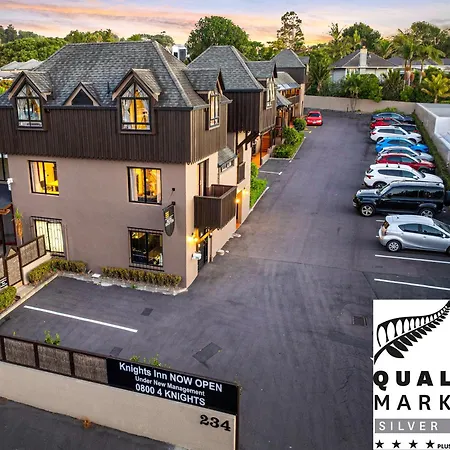 Knights Inn-2