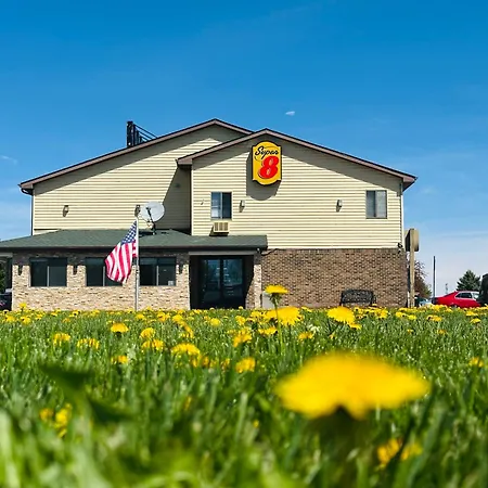 Super 8 By Wyndham Imlay City-3