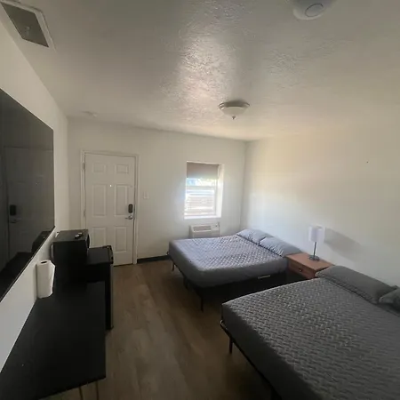 Mac'S Motel-3
