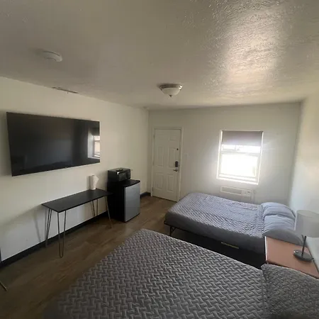 Mac'S Motel-2