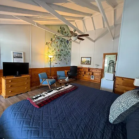 Yardarm Motel-3
