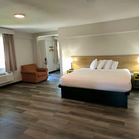 Days Inn And Suites By Wyndham Port Huron-3