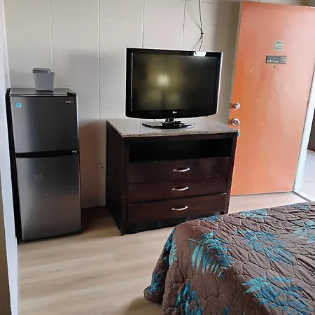 Lazy U Motel-2
