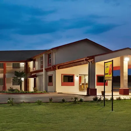 Super 8 By Wyndham Corsicana-3